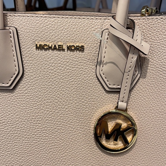 Michael Kors Mercer Medium Pebbled Leather Crossbody Bag - Picture 10 of 16